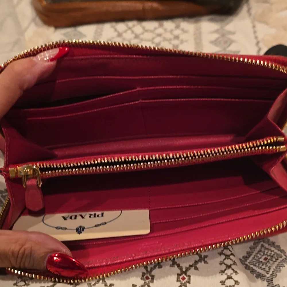 Prada Saffiano Walletl - Picture 3 of 3